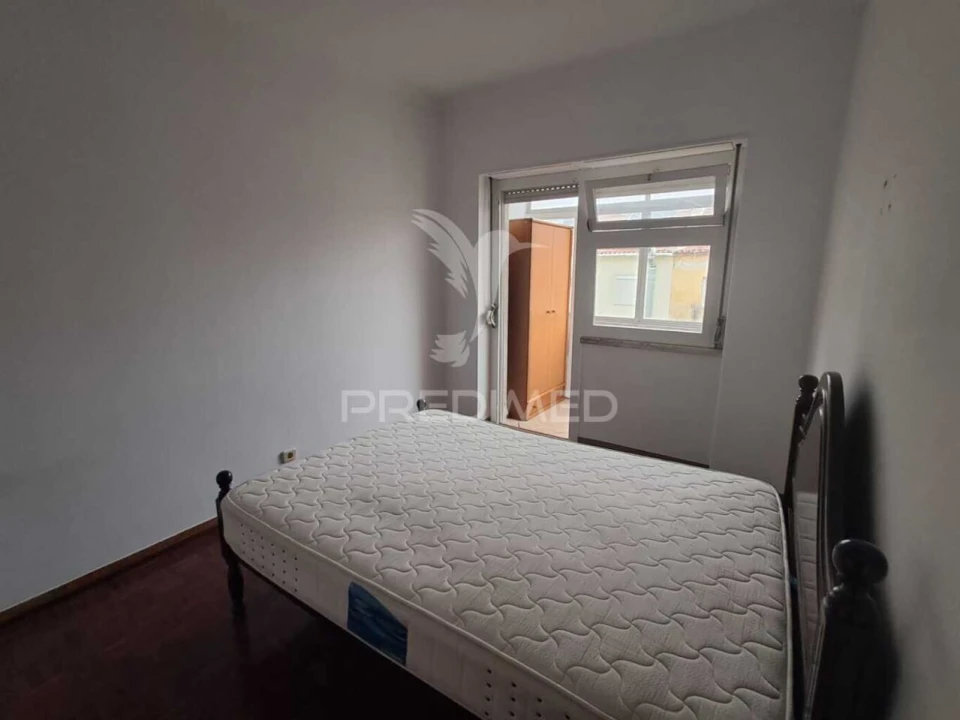 Apartamento T2 para Venda em Agualva e Mira-Sintra Foto 10