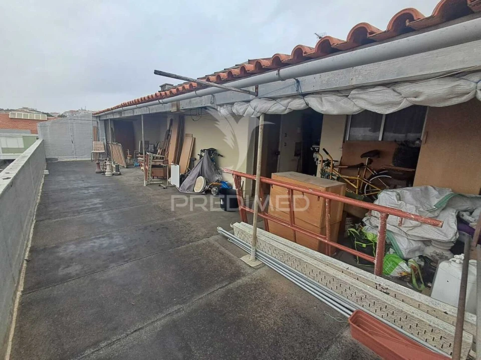 Apartamento T2 para Venda em Agualva e Mira-Sintra Foto 22