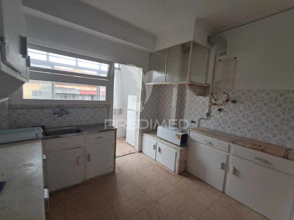 Apartamento T2 para Venda em Agualva e Mira-Sintra Foto 2