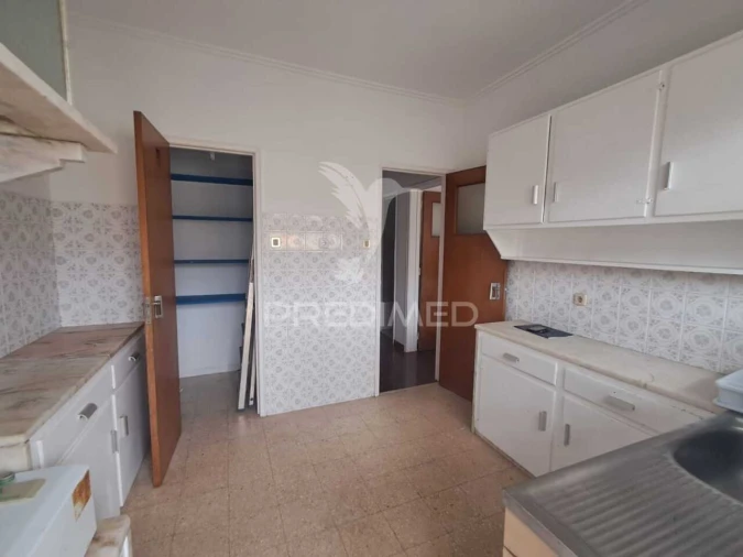 Apartamento T2 para Venda em Agualva e Mira-Sintra Foto 4