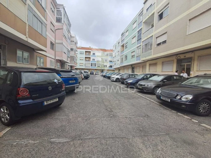 Apartamento T2 para Venda em Agualva e Mira-Sintra Foto 26