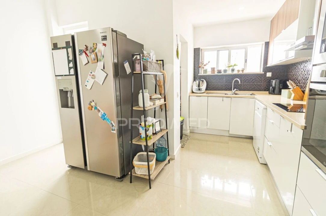 Apartamento T3 para Venda em Almada, Cova da Piedade, Pragal e Cacilhas Foto 24