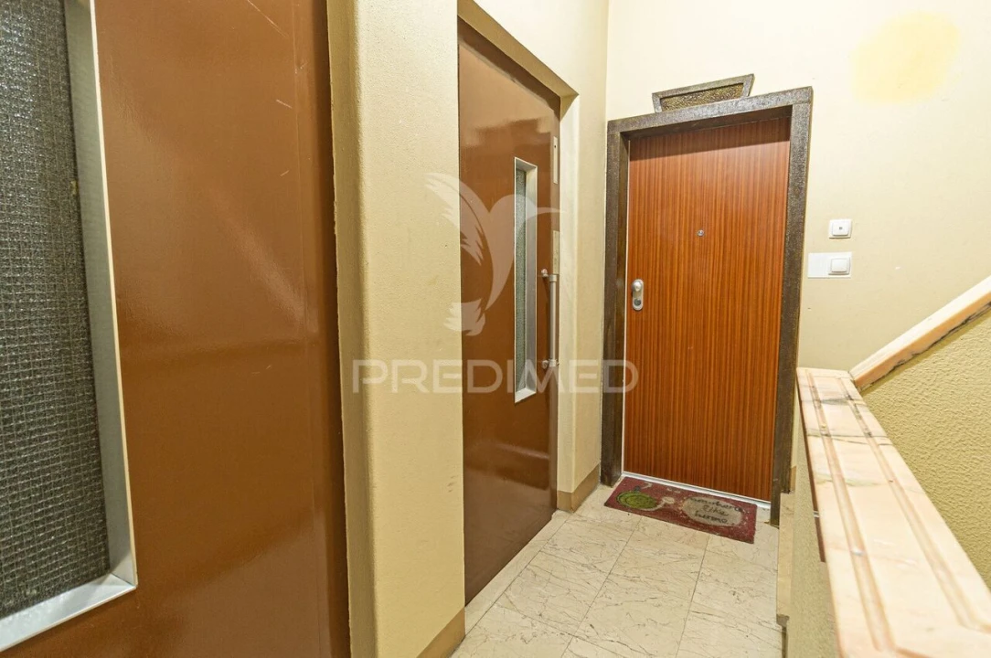 Apartamento T3 para Venda em Almada, Cova da Piedade, Pragal e Cacilhas Foto 26