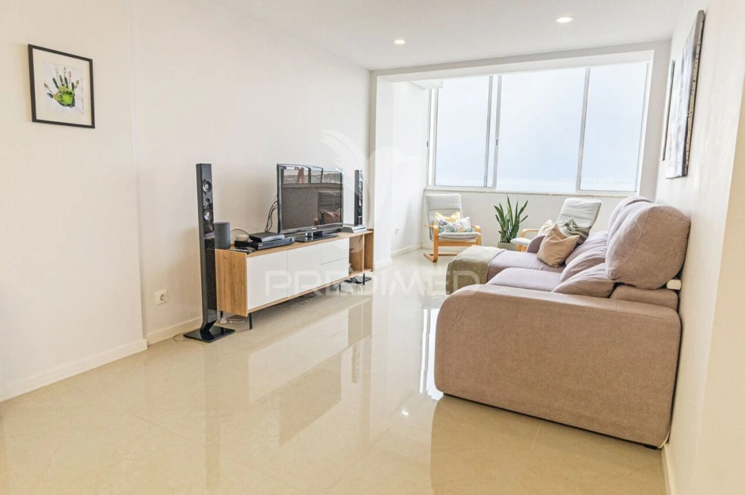 Apartamento T3 para Venda em Almada, Cova da Piedade, Pragal e Cacilhas Foto 2