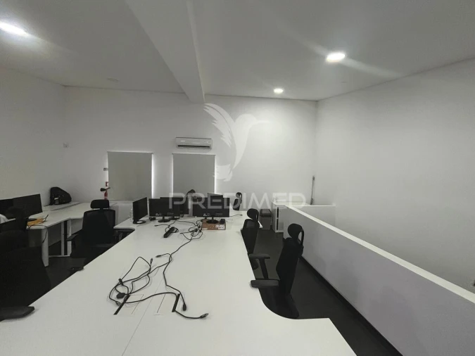 Loja para Arrendamento em Angra (São Pedro) Foto 3