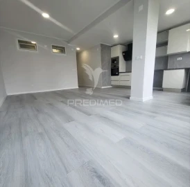 Apartamento T2 para Venda em Oeiras e São Julião da Barra, Paço de Arcos e Caxias