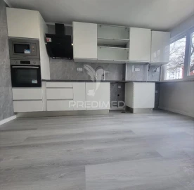 Apartamento T2 para Venda em Oeiras e São Julião da Barra, Paço de Arcos e Caxias