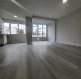 Apartamento T2 para Venda em Oeiras e São Julião da Barra, Paço de Arcos e Caxias