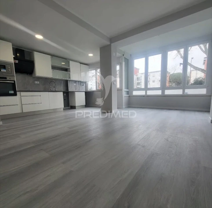 Apartamento T2 para Venda em Oeiras e São Julião da Barra, Paço de Arcos e Caxias Foto 1