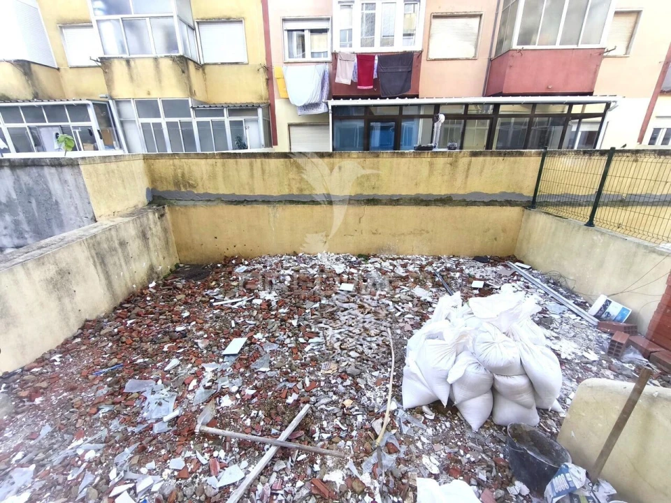 Apartamento T3 para Venda em Queluz e Belas Foto 18