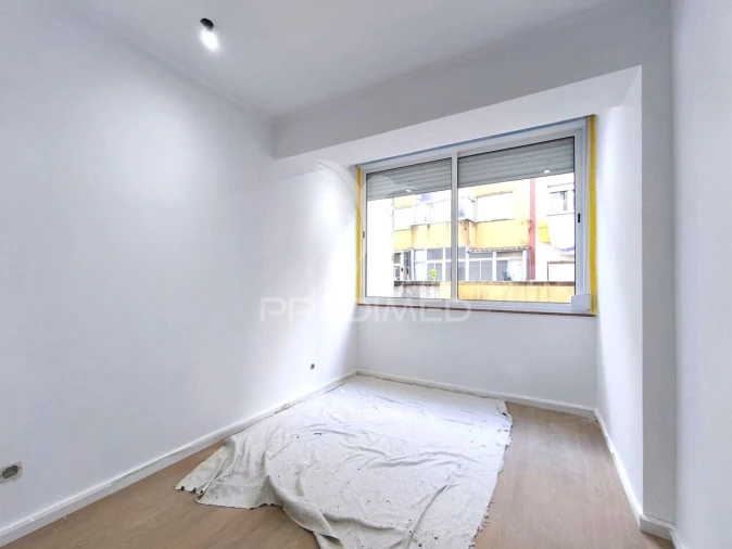 Apartamento T3 para Venda em Queluz e Belas Foto 16