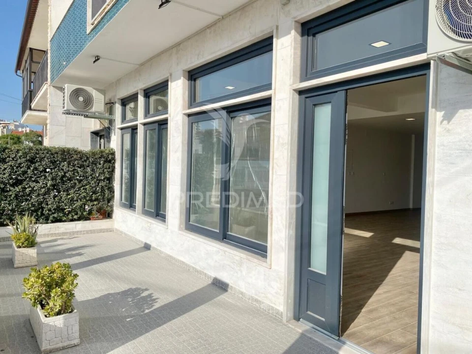 Loja para Venda em Póvoa de Santa Iria e Forte da Casa Foto 21