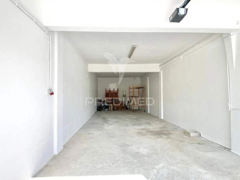 Loja para Venda em Póvoa de Santa Iria e Forte da Casa Foto 23