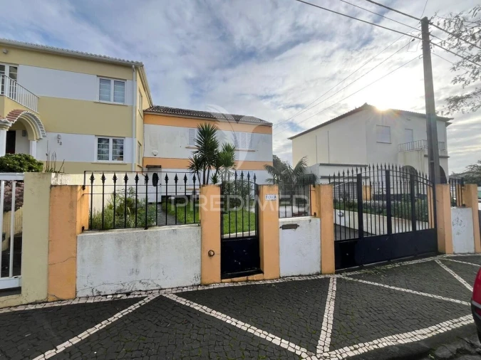 Moradia T4 para Venda em Angra (Nossa Senhora da Conceição) Foto 22