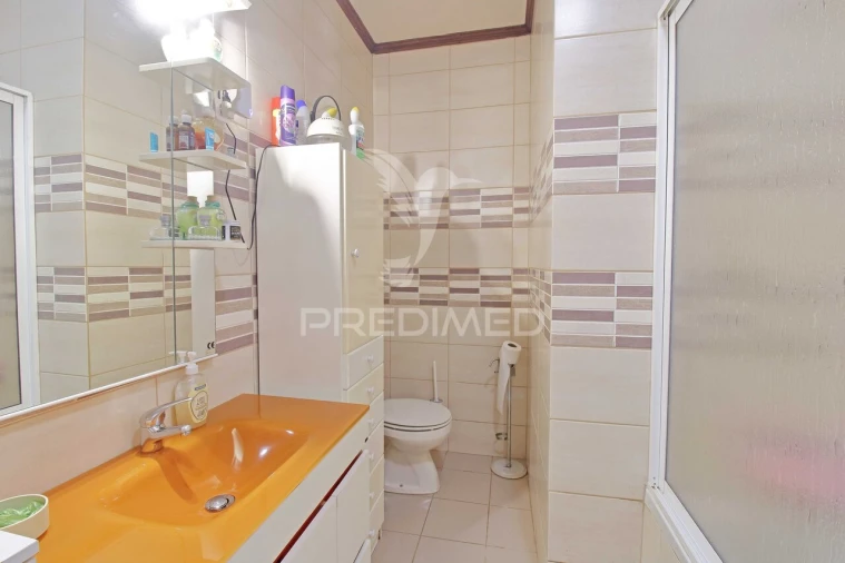 Moradia T4 para Venda em Angra (Nossa Senhora da Conceição) Foto 11