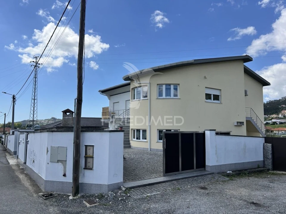 Moradia T0 para Venda em Vale (São Cosme), Telhado e Portela Foto 1