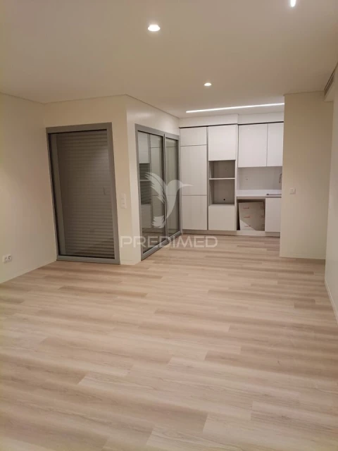 Apartamento T2 para Venda em Lordelo do Ouro e Massarelos