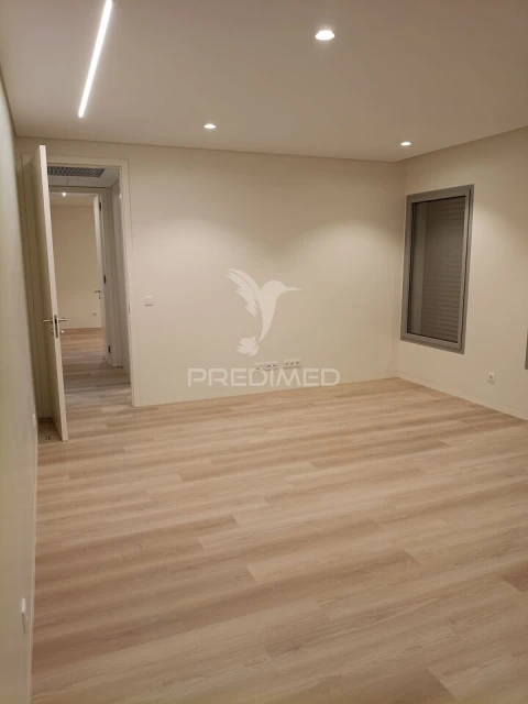 Apartamento T2 para Venda em Lordelo do Ouro e Massarelos