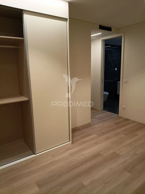 Apartamento T2 para Venda em Lordelo do Ouro e Massarelos