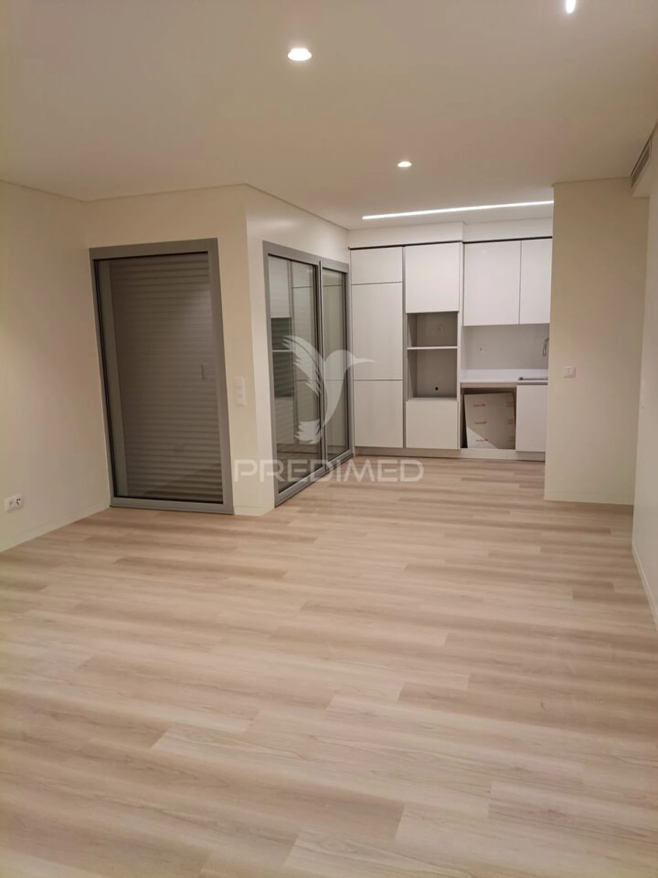 Apartamento T2 para Venda em Lordelo do Ouro e Massarelos Foto 2