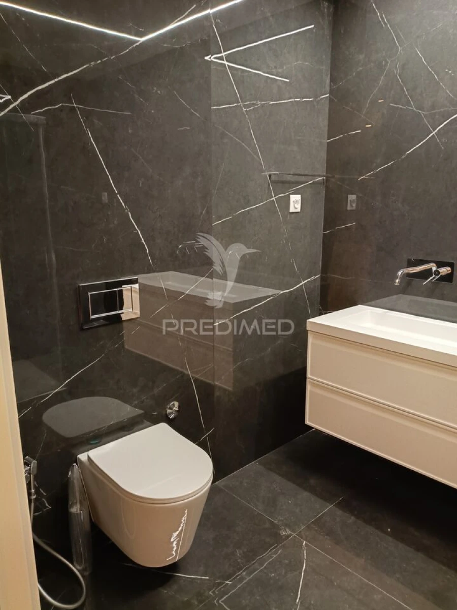 Apartamento T2 para Venda em Lordelo do Ouro e Massarelos Foto 8