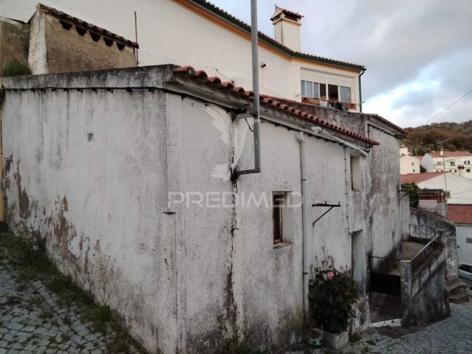 Moradia T2 para Venda em Ribeira de Nisa e Carreiras Foto 1