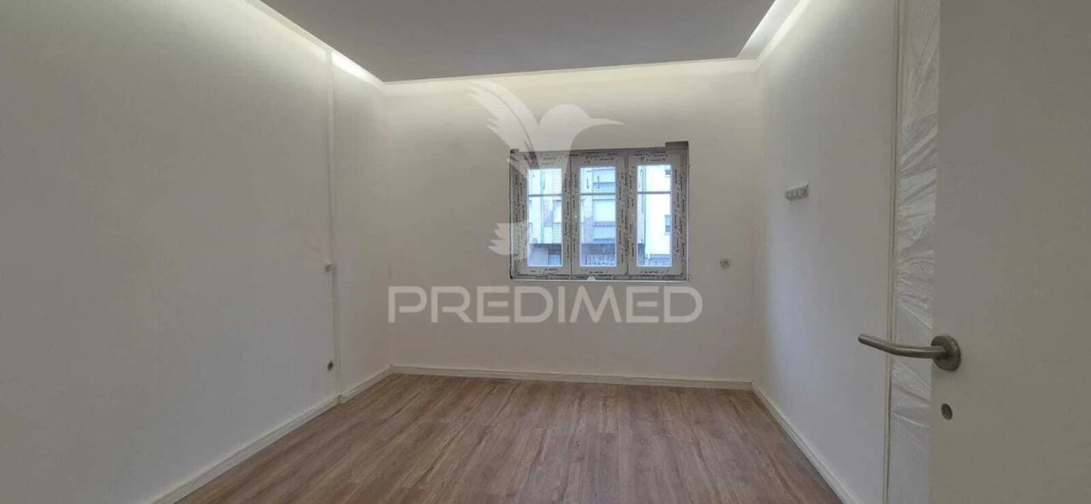Apartamento T2 para Venda em Braga (Maximinos, Sé e Cividade) Foto 3