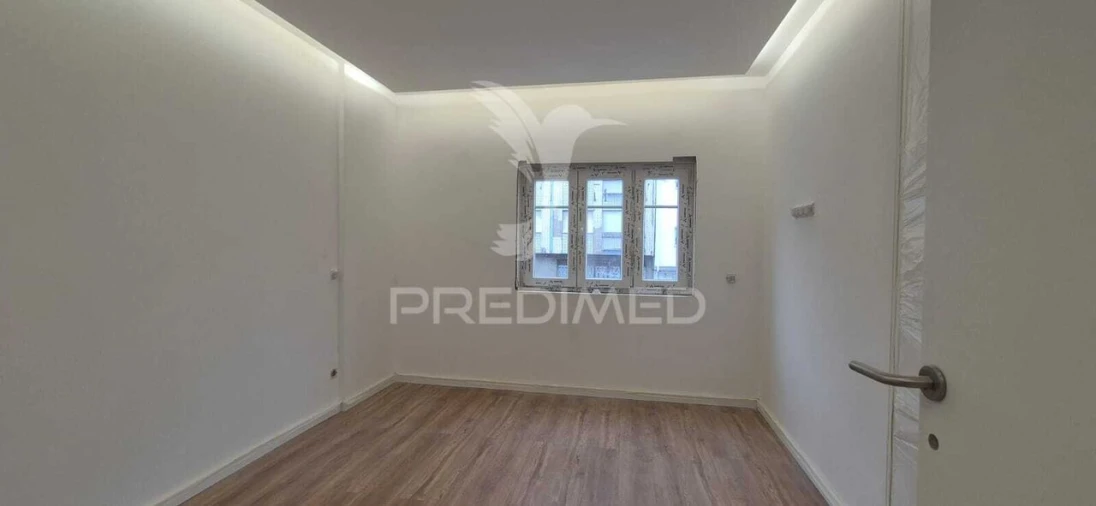 Apartamento T2 para Venda em Braga (Maximinos, Sé e Cividade) Foto 2