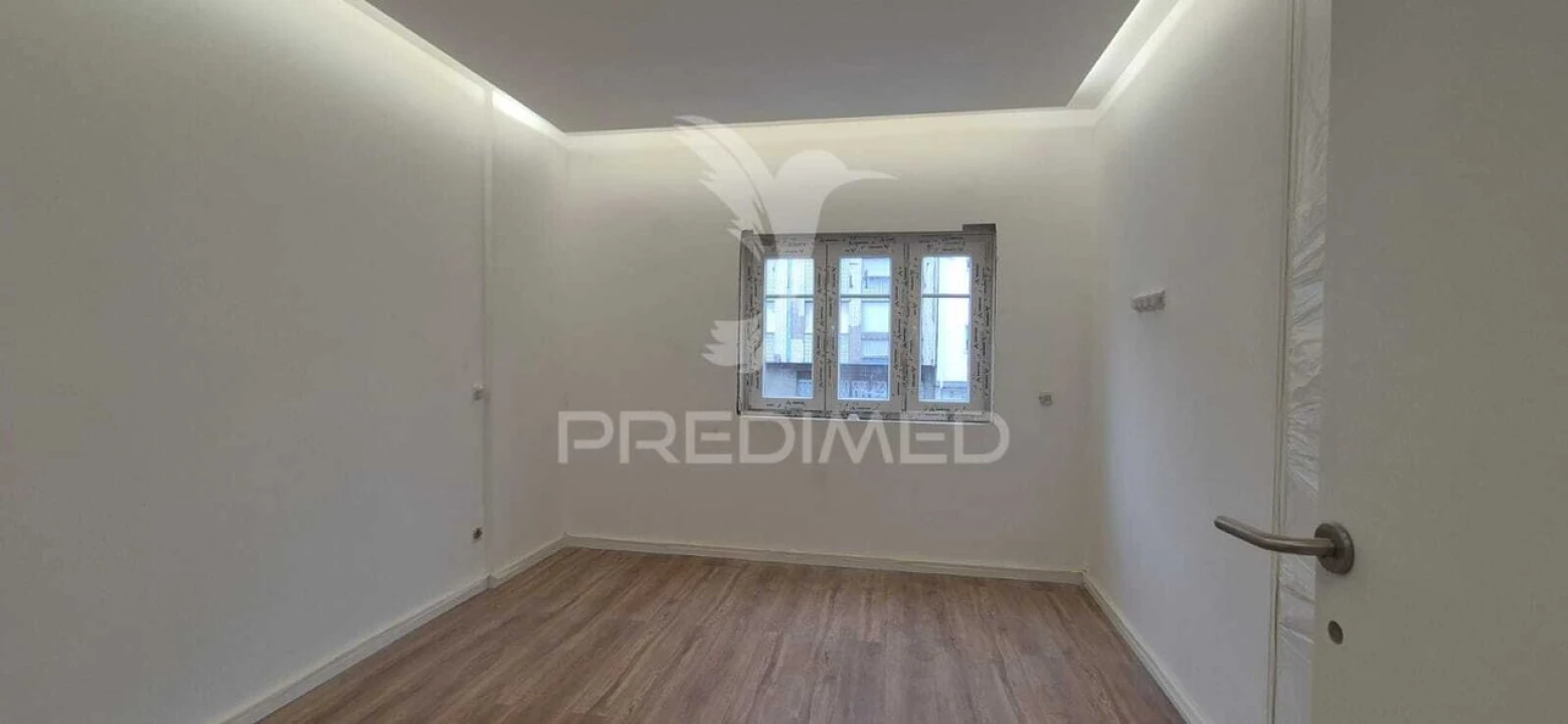 Apartamento T1 para Venda em Braga (Maximinos, Sé e Cividade) Foto 13