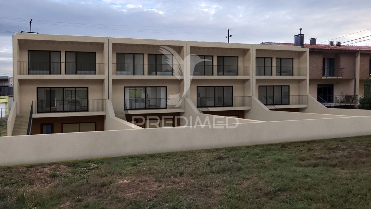 Moradia T3 para Venda em Merelim (São Pedro) e Frossos Foto 1