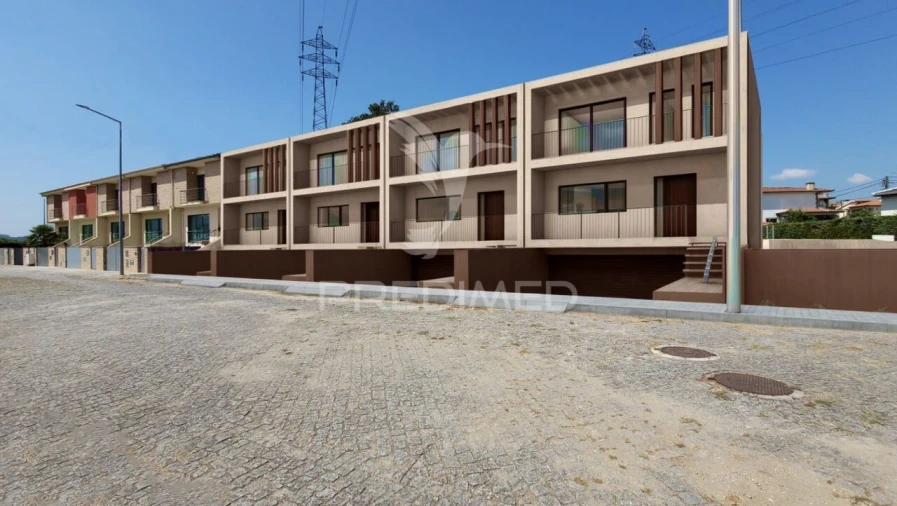 Moradia T3 para Venda em Merelim (São Pedro) e Frossos Foto 1