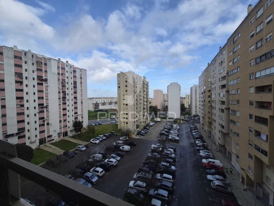 Apartamento T3 para Venda em Carregado e Cadafais Foto 24