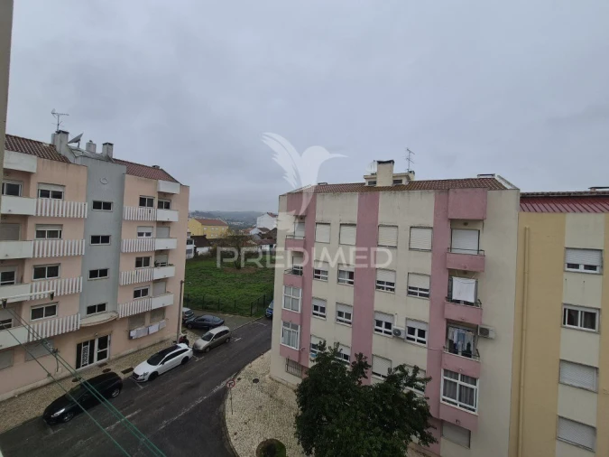 Apartamento T2 para Venda em Carregado e Cadafais Foto 30