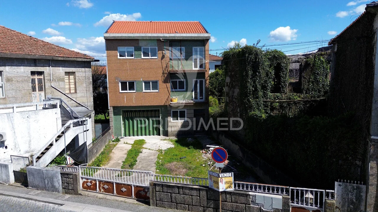 Moradia T3 para Venda em Vila Cova da Lixa e Borba de Godim Foto 1