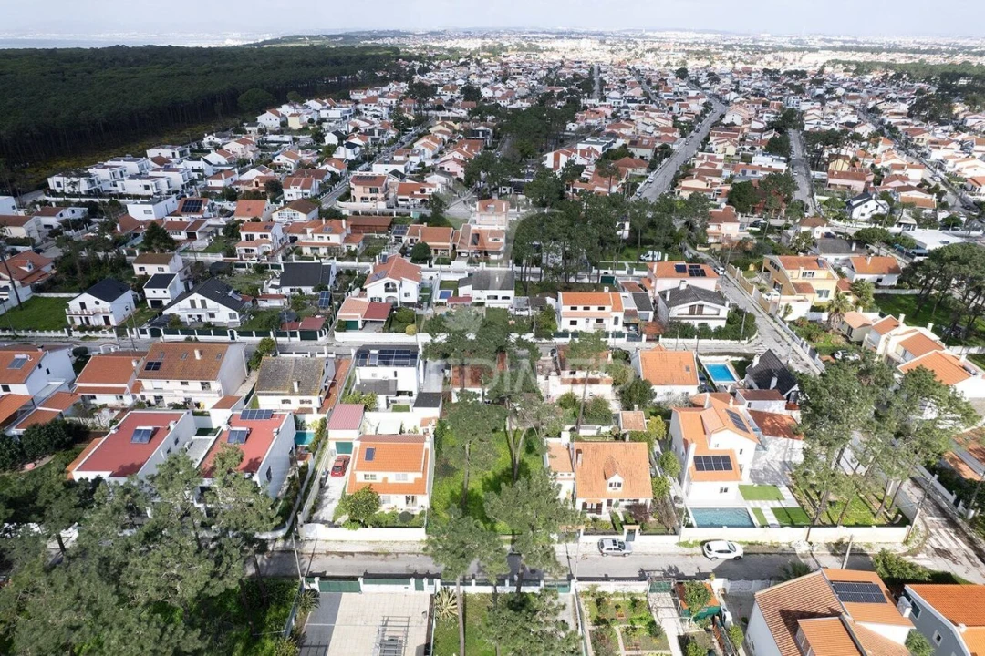 Terreno para Venda em Charneca de Caparica e Sobreda Foto 4