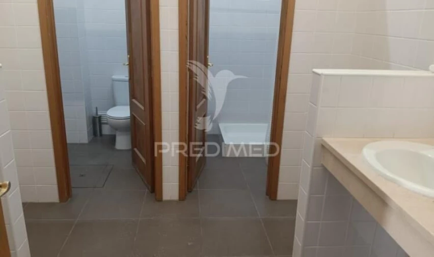 Armazém para Arrendamento em Santo Antão e São Julião do Tojal Foto 9