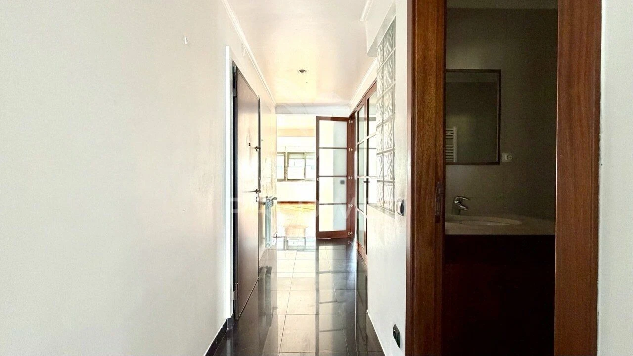 Apartamento T3 para Venda em Algés, Linda-A-Velha e Cruz Quebrada-Dafundo Foto 25