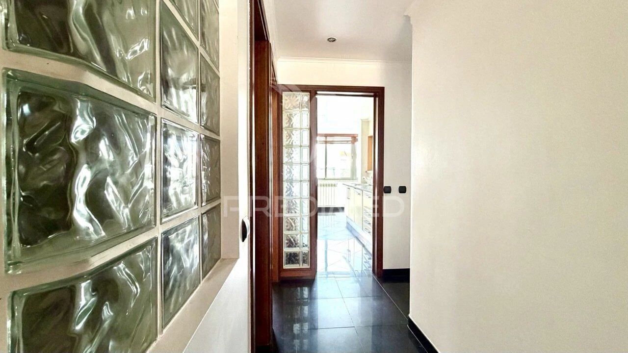 Apartamento T3 para Venda em Algés, Linda-A-Velha e Cruz Quebrada-Dafundo Foto 7