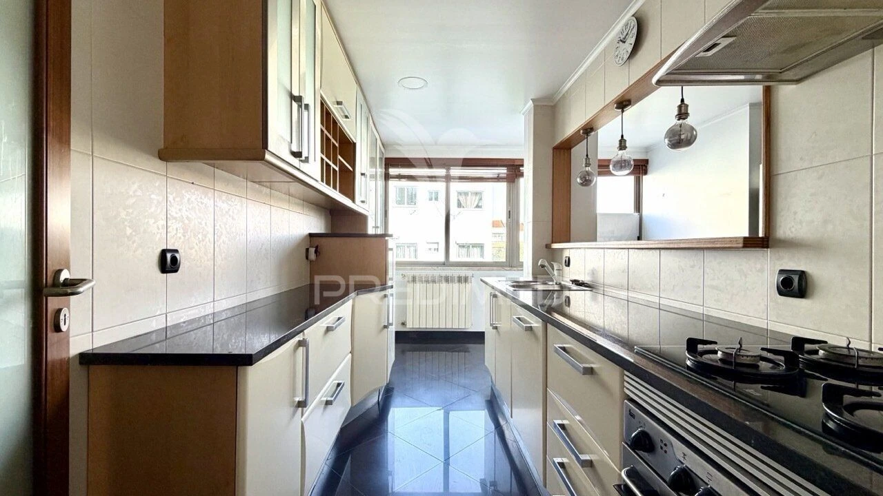 Apartamento T3 para Venda em Algés, Linda-A-Velha e Cruz Quebrada-Dafundo Foto 15