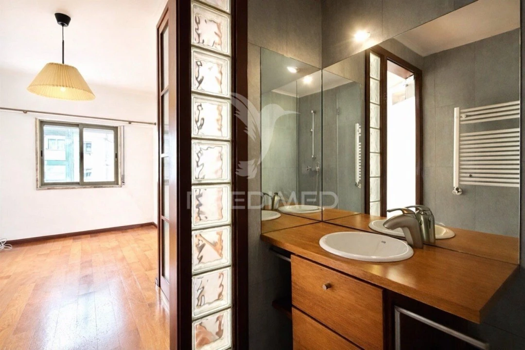 Apartamento T3 para Venda em Algés, Linda-A-Velha e Cruz Quebrada-Dafundo Foto 1