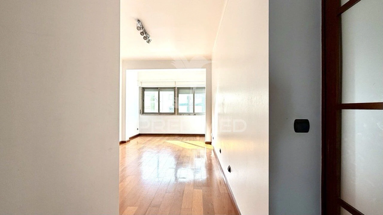 Apartamento T3 para Venda em Algés, Linda-A-Velha e Cruz Quebrada-Dafundo Foto 9