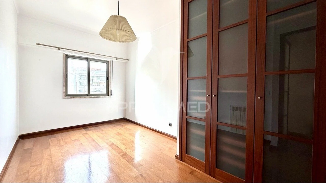 Apartamento T3 para Venda em Algés, Linda-A-Velha e Cruz Quebrada-Dafundo Foto 27