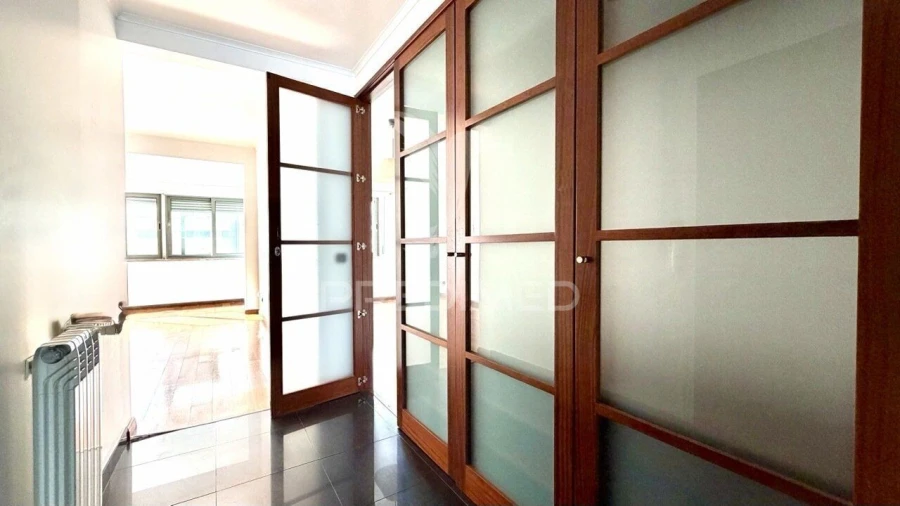 Apartamento T3 para Venda em Algés, Linda-A-Velha e Cruz Quebrada-Dafundo Foto 13