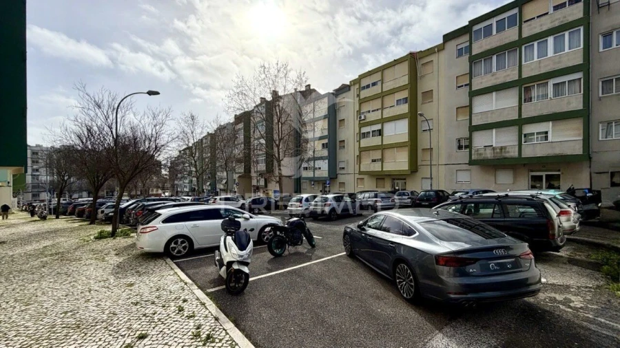 Apartamento T3 para Venda em Algés, Linda-A-Velha e Cruz Quebrada-Dafundo Foto 4