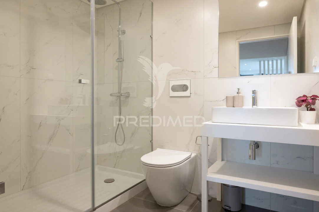 Apartamento T2 para Venda em Cedofeita, Santo Ildefonso, Sé, Miragaia, São Nicolau e Vitória Foto 17
