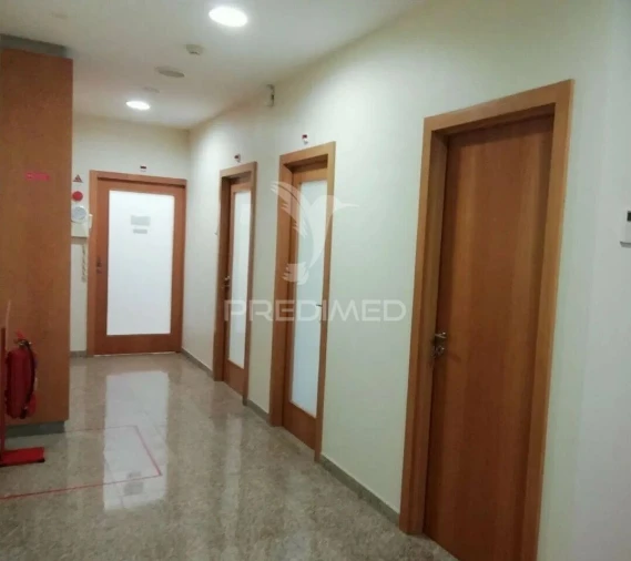 Loja para Arrendamento em Aldoar, Foz do Douro e Nevogilde Foto 9