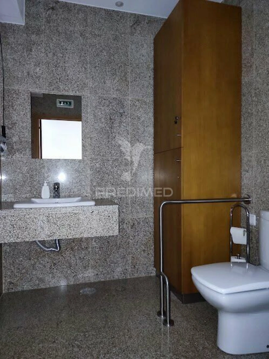 Loja para Arrendamento em Aldoar, Foz do Douro e Nevogilde Foto 13