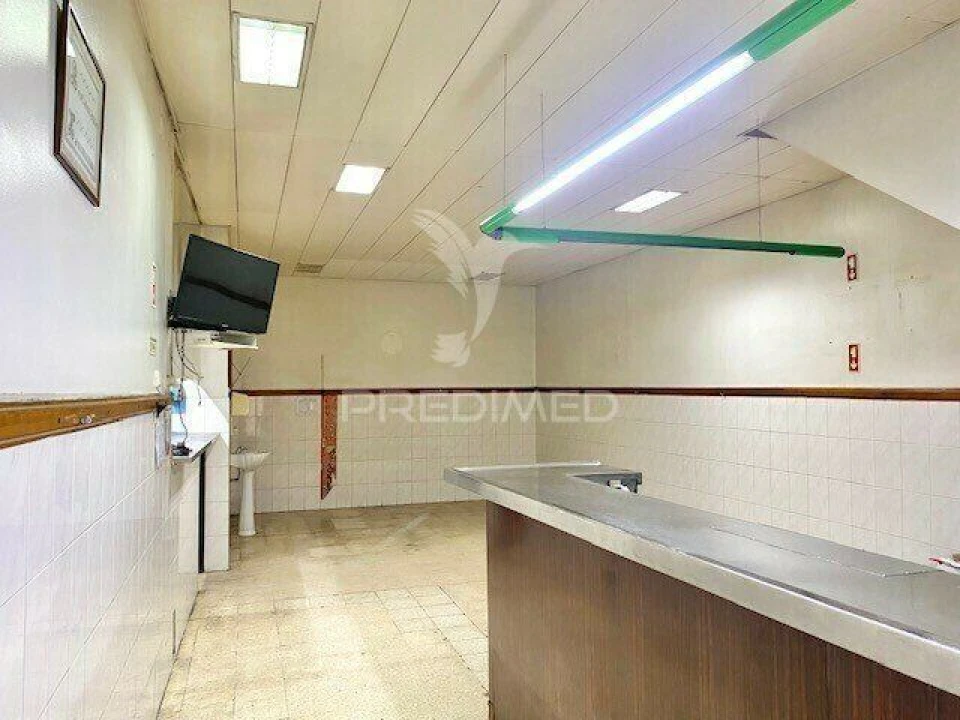 Loja para Venda em Santa Iria de Azoia, São João da Talha e Bobadela Foto 10