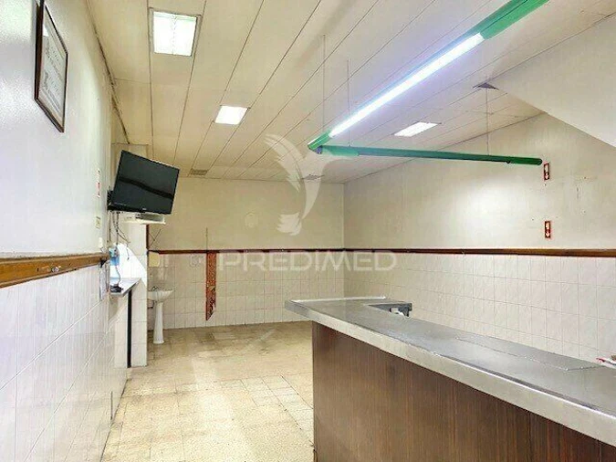 Loja para Venda em Santa Iria de Azoia, São João da Talha e Bobadela Foto 10