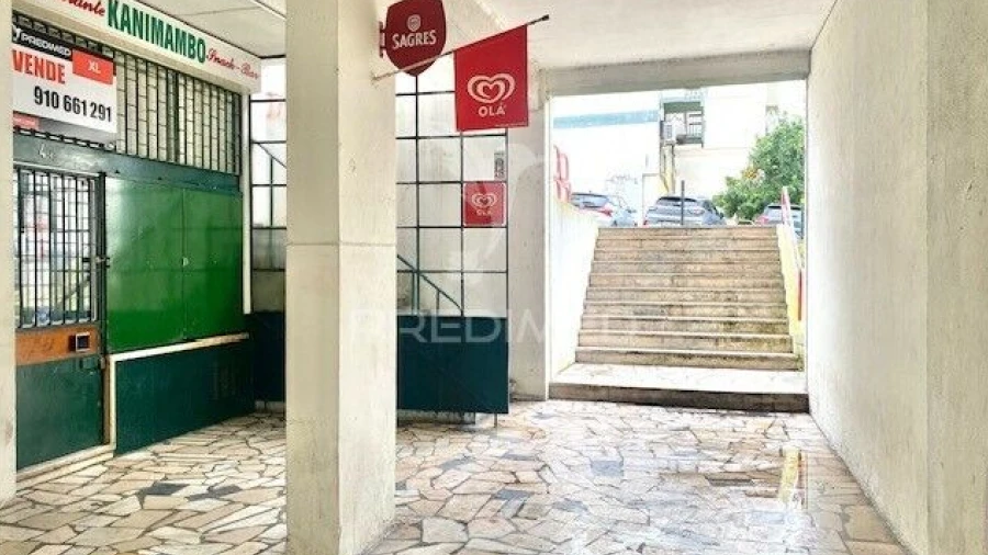 Loja para Venda em Santa Iria de Azoia, São João da Talha e Bobadela